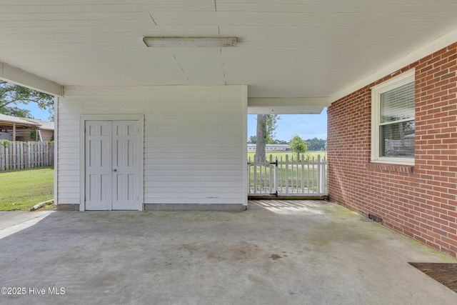 840 S Nc Highway 111, Chinquapin, NC 28521