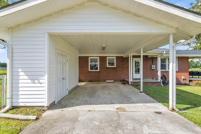 840 S Nc Highway 111, Chinquapin, NC 28521