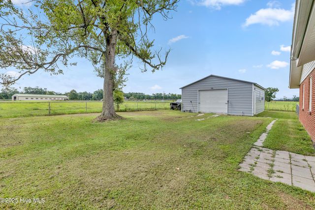 840 S Nc Highway 111, Chinquapin, NC 28521