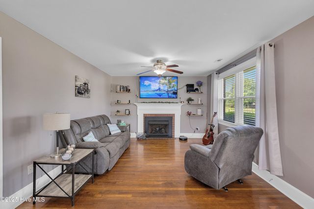 840 S Nc Highway 111, Chinquapin, NC 28521