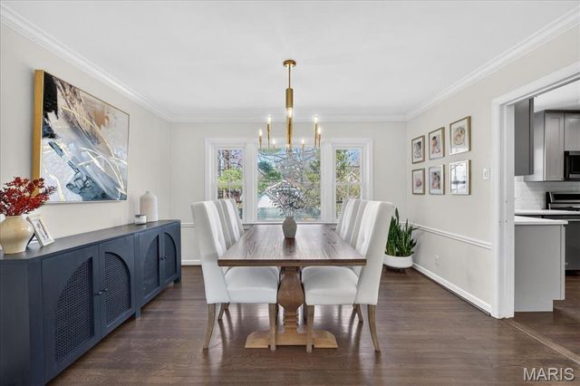 881 Victoria Place, St Louis, MO 63122