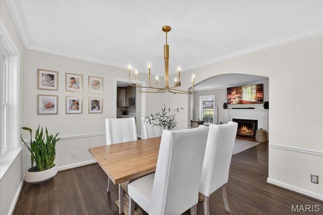 881 Victoria Place, St Louis, MO 63122