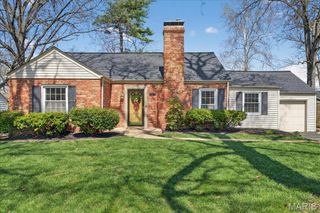 881 Victoria Place, St Louis, MO 63122