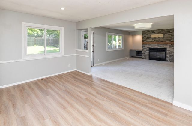 5509 Cody Drive, West Des Moines, IA 50266