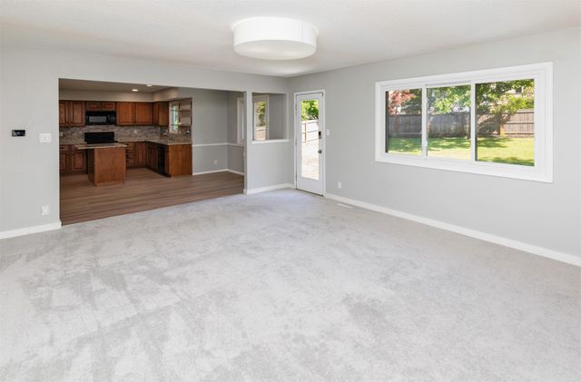 5509 Cody Drive, West Des Moines, IA 50266