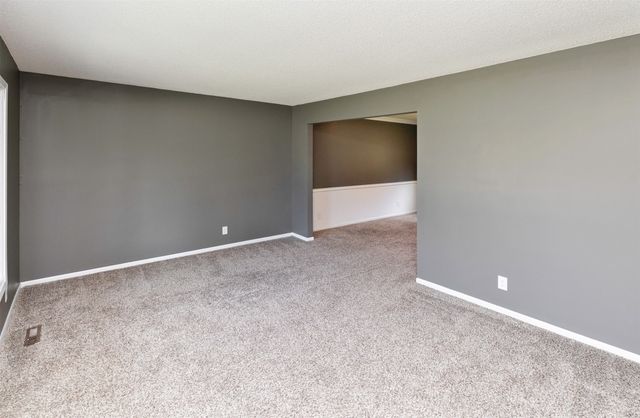5509 Cody Drive, West Des Moines, IA 50266