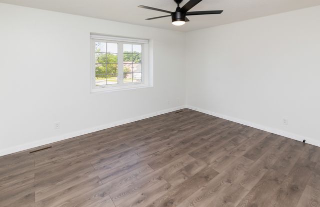5509 Cody Drive, West Des Moines, IA 50266