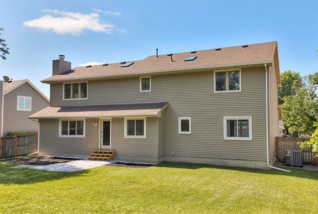 5509 Cody Drive, West Des Moines, IA 50266