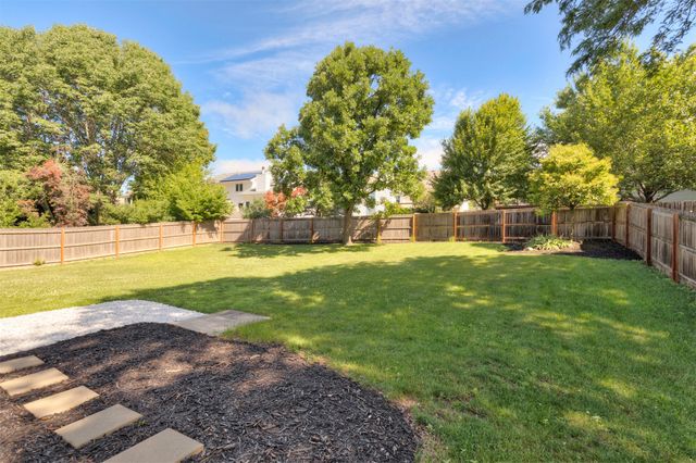 5509 Cody Drive, West Des Moines, IA 50266