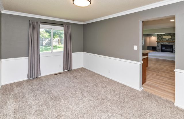 5509 Cody Drive, West Des Moines, IA 50266