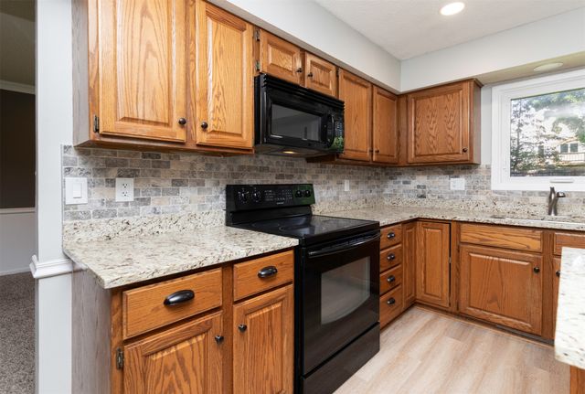 5509 Cody Drive, West Des Moines, IA 50266