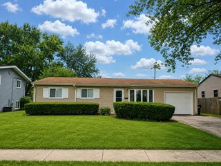 1180 LARKDALE Row, Wauconda, IL 60084