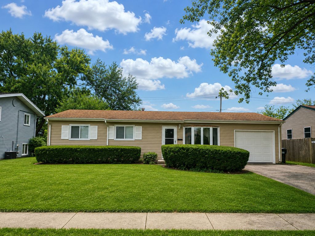 1180 LARKDALE Row, Wauconda, IL 60084