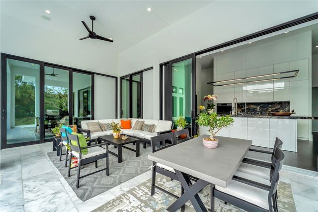 790 Lake Drive, Vero Beach, FL 32963