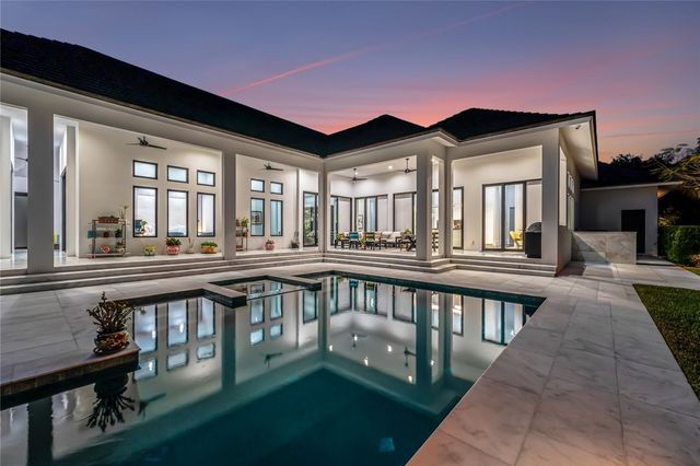 790 Lake Drive, Vero Beach, FL 32963