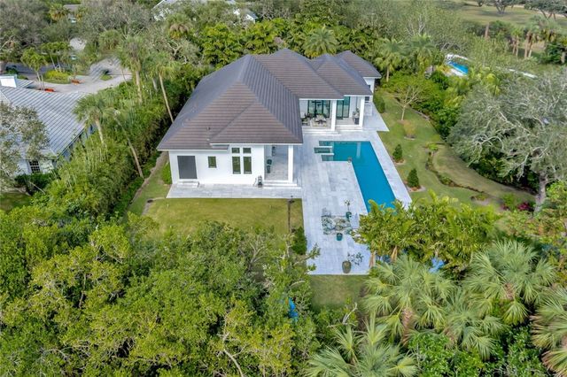 790 Lake Drive, Vero Beach, FL 32963