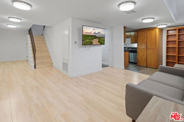 10982 Roebling Avenue 103, Los Angeles, CA 90024