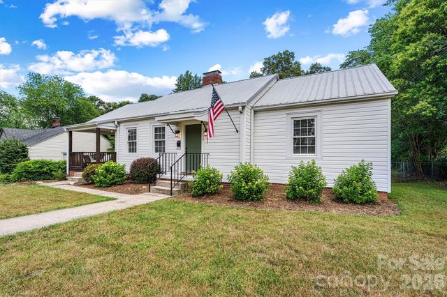 1252 11th Street, Hickory, NC 28601