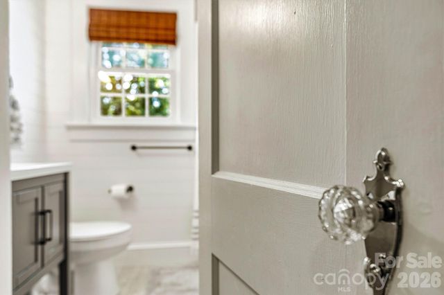 1252 11th Street, Hickory, NC 28601