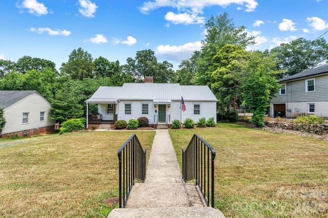 1252 11th Street, Hickory, NC 28601