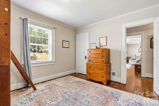 1252 11th Street, Hickory, NC 28601