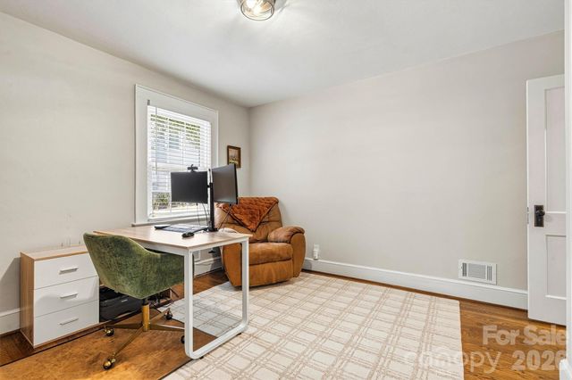 1252 11th Street, Hickory, NC 28601