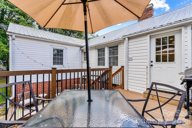 1252 11th Street, Hickory, NC 28601