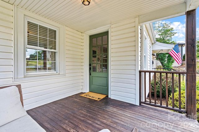 1252 11th Street, Hickory, NC 28601