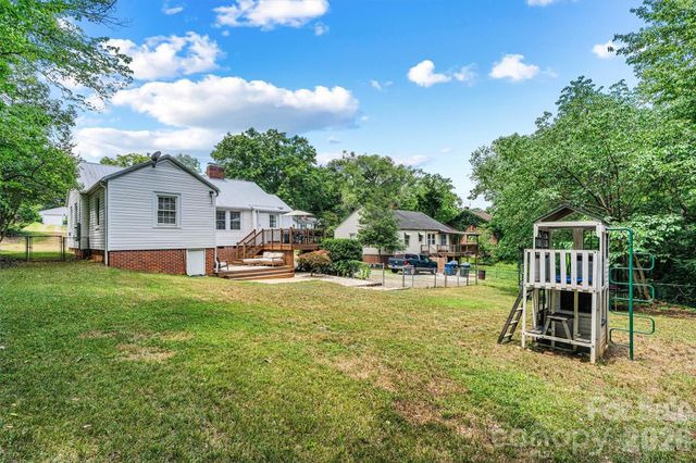 1252 11th Street, Hickory, NC 28601