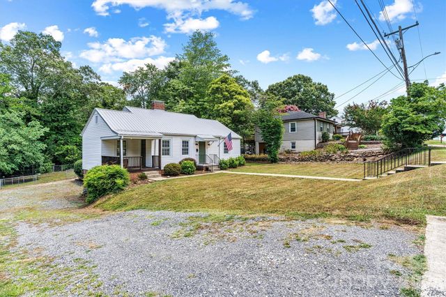 1252 11th Street, Hickory, NC 28601