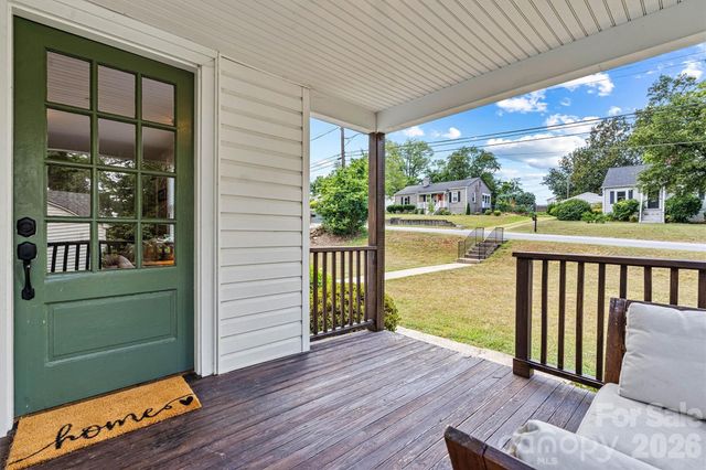 1252 11th Street, Hickory, NC 28601