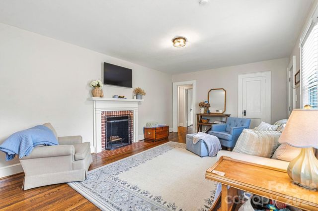 1252 11th Street, Hickory, NC 28601
