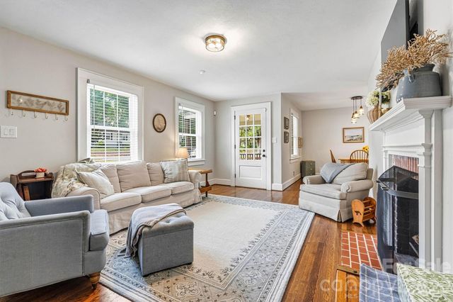 1252 11th Street, Hickory, NC 28601