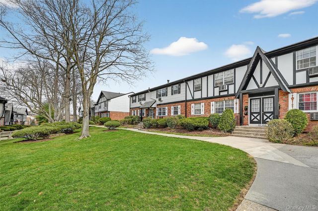 95 Parkside Drive, Suffern, NY 10901