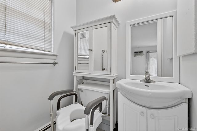 95 Parkside Drive, Suffern, NY 10901