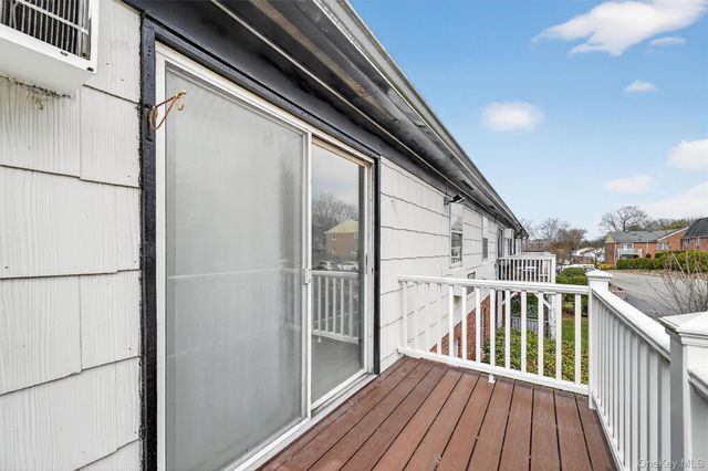 95 Parkside Drive, Suffern, NY 10901