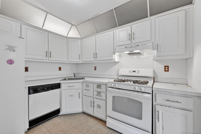 95 Parkside Drive, Suffern, NY 10901