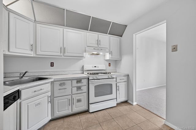 95 Parkside Drive, Suffern, NY 10901