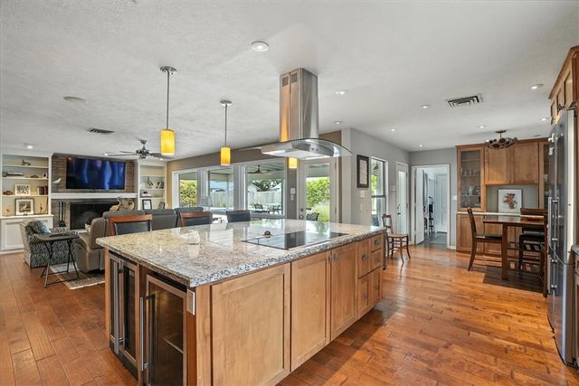 215 Mitchell St, Corpus Christi, TX 78411