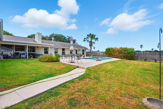 215 Mitchell St, Corpus Christi, TX 78411