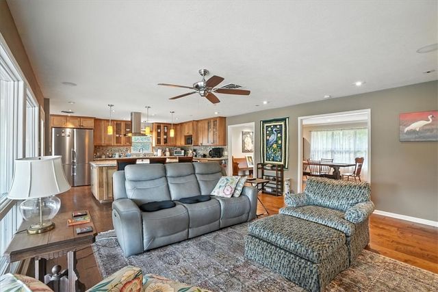 215 Mitchell St, Corpus Christi, TX 78411