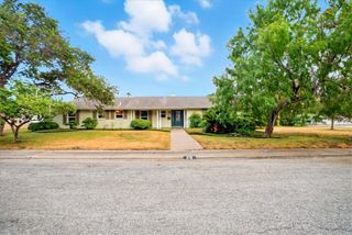 215 Mitchell St, Corpus Christi, TX 78411