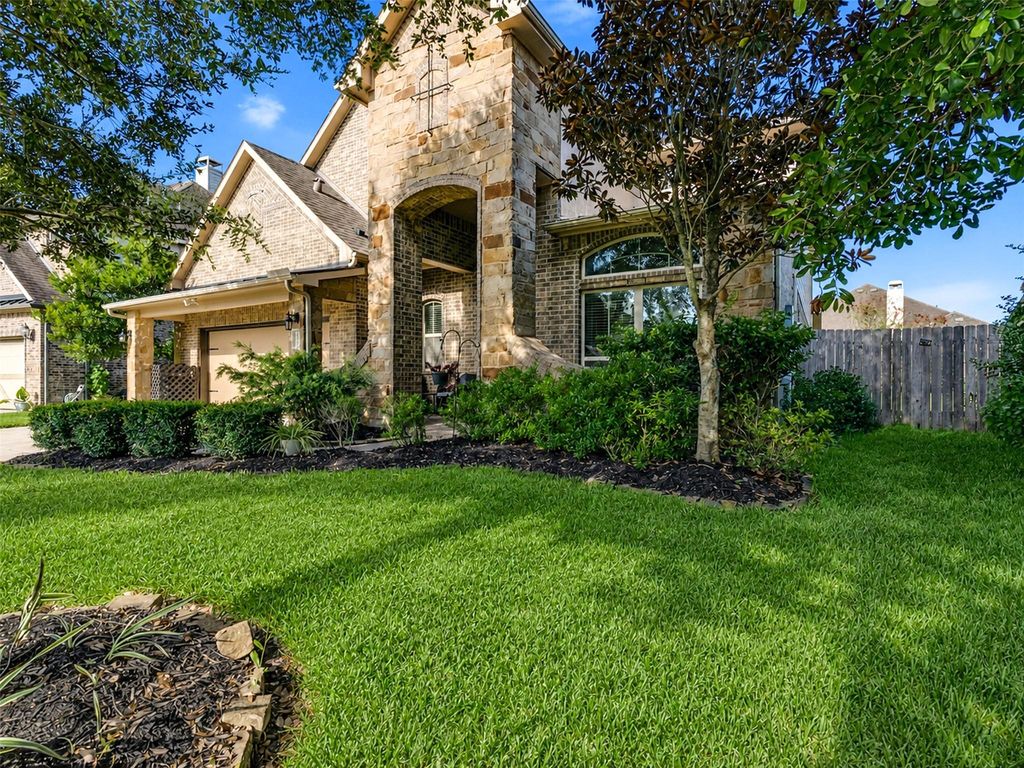 574 Southampton Lane, League City, TX 77573