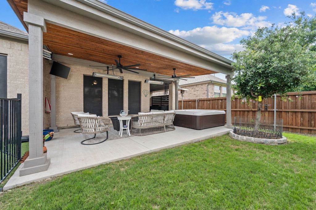 3732 Trail Creek Drive, Little Elm, TX 75068