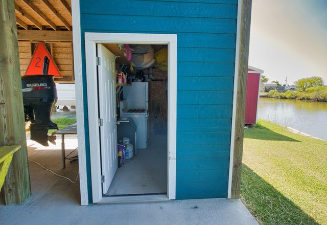 1838 Hall Avenue, Sargent, TX 77414