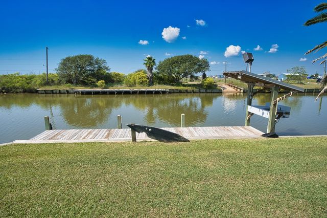 1838 Hall Avenue, Sargent, TX 77414