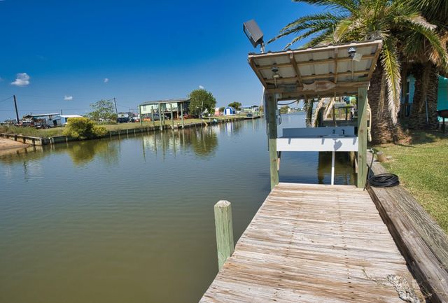 1838 Hall Avenue, Sargent, TX 77414