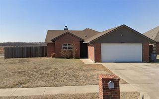 2063 SW 45th St, Lawton, OK 73505