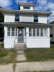 1018 E 4th Street, Mishawaka, IN 46544