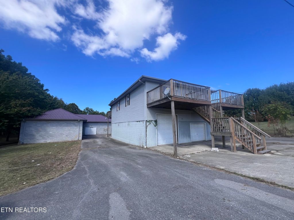 555 Oakley Allons Rd, Allons, TN 38541